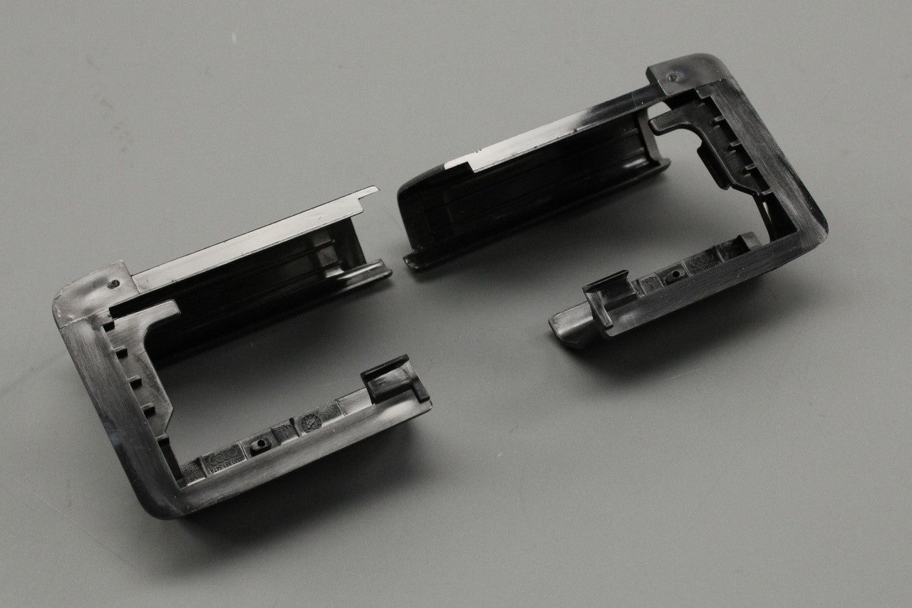 Audi Q7 16-on seat rail end cover (front, left & right) 4M0881347