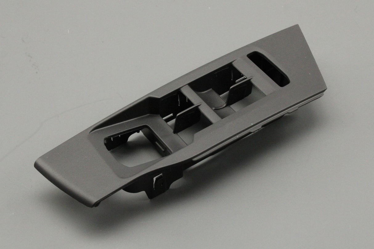 VW Polo T-Cross window switch trim surround (front right) 2G2867256L 82V