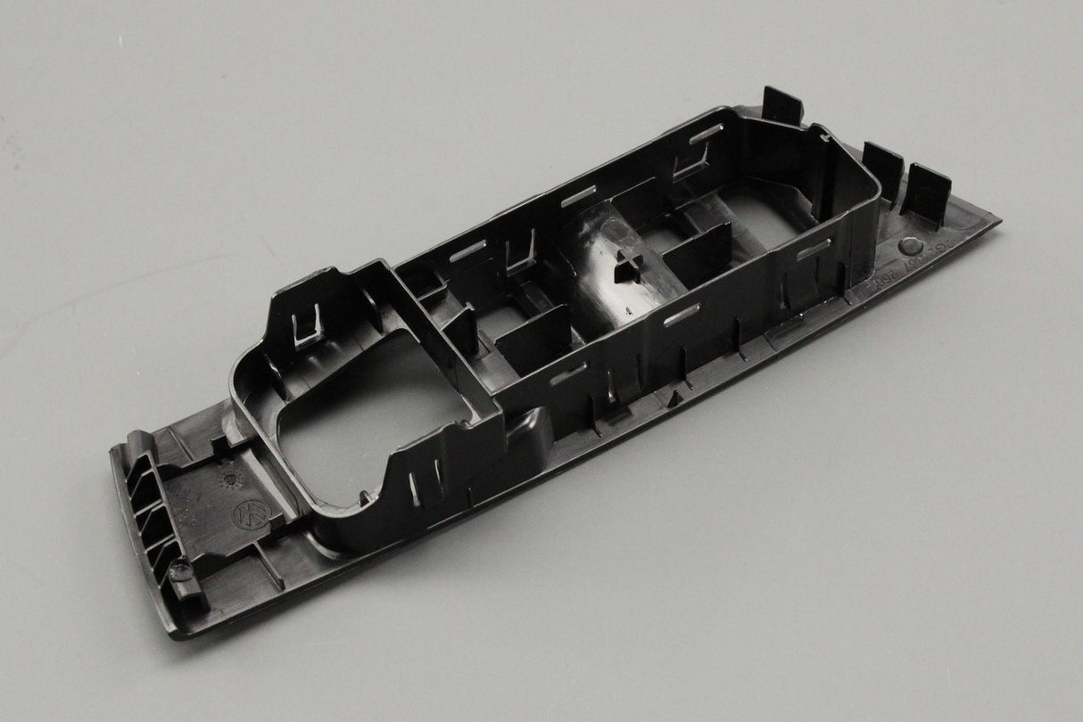 VW Polo T-Cross window switch trim surround (front right) 2G2867256L 82V