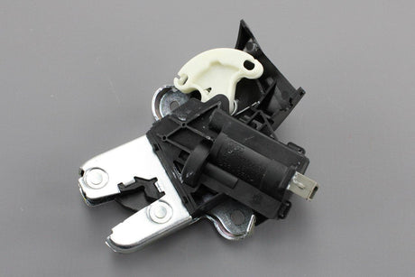 Audi A4 S4 A5 S5 A6 A8 RS4 RS5 RS6 VW Passat boot lid latch 4F5827505D