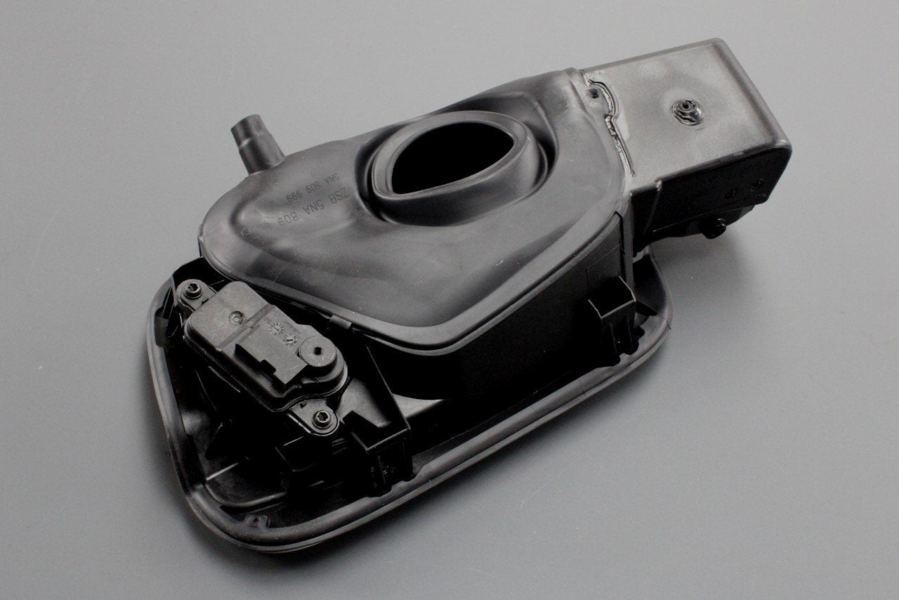 VW Tiguan 2016-on fuel filler door with housing (primed