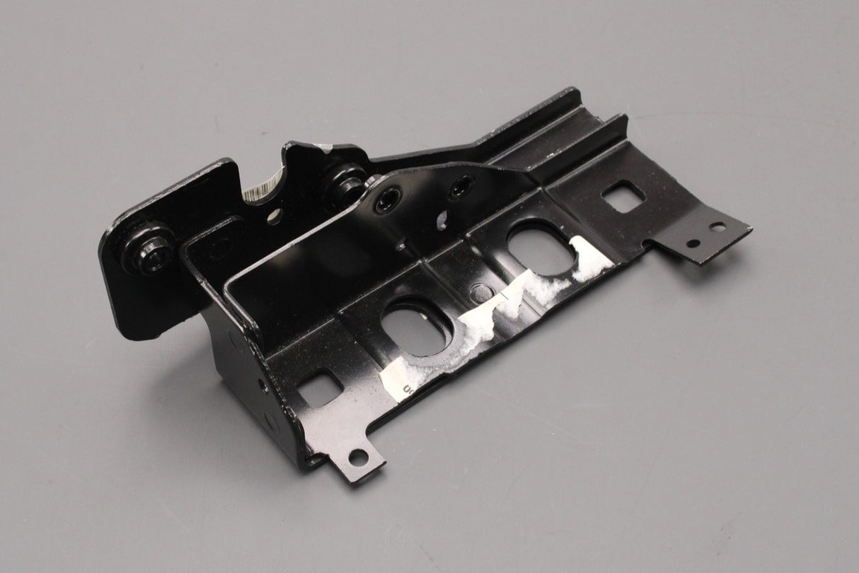 Land Rover Discovery 4 2010-16 front slam panel bracket (right) LR054811