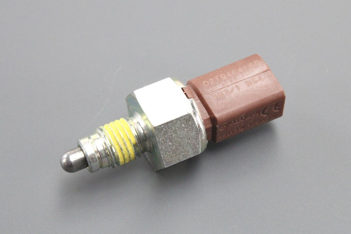 VW Audi Skoda SEAT reverse light switch 02T945415P, view 1