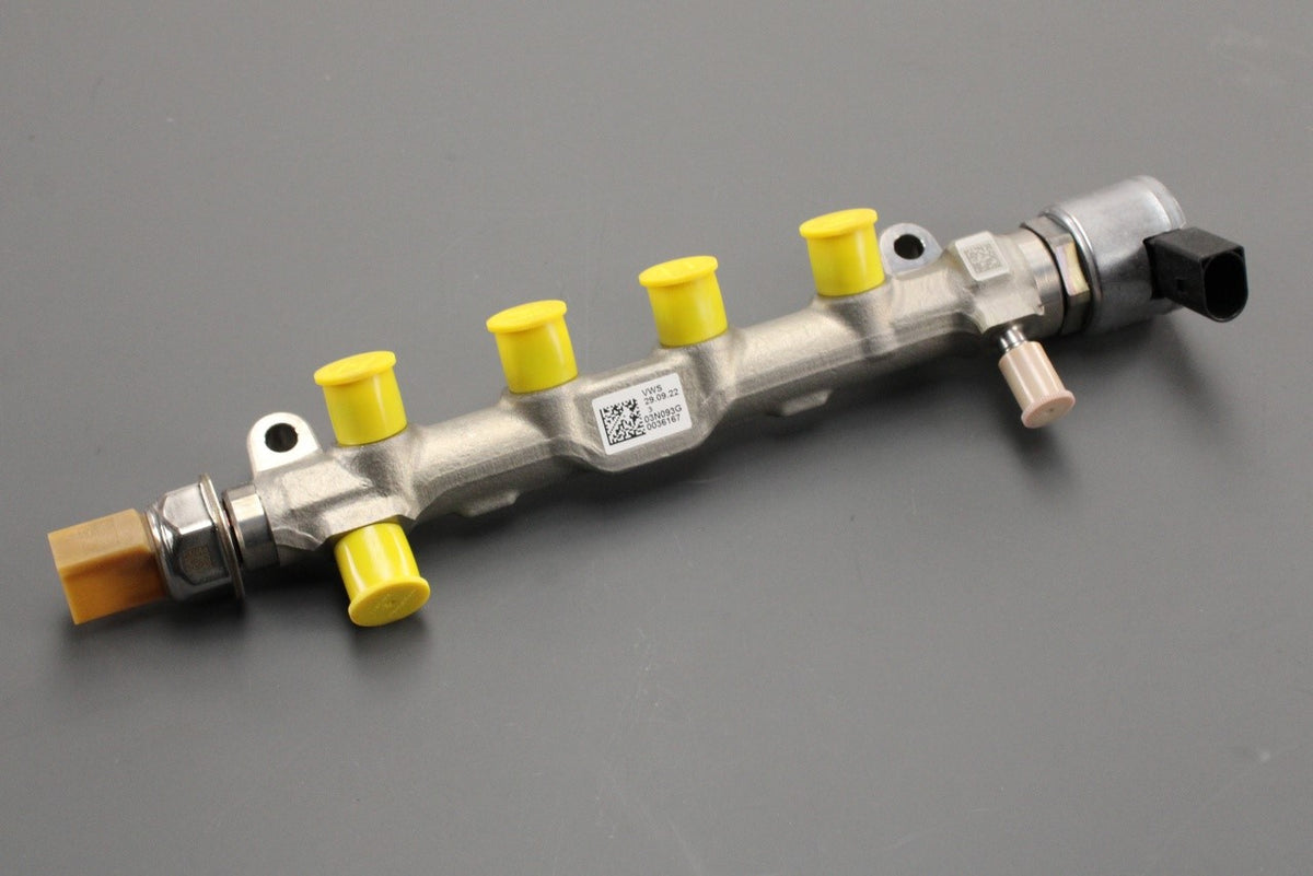 VW Transporter T6.1 Crafter 2.0 TDI fuel rail 03N130093G, view 1