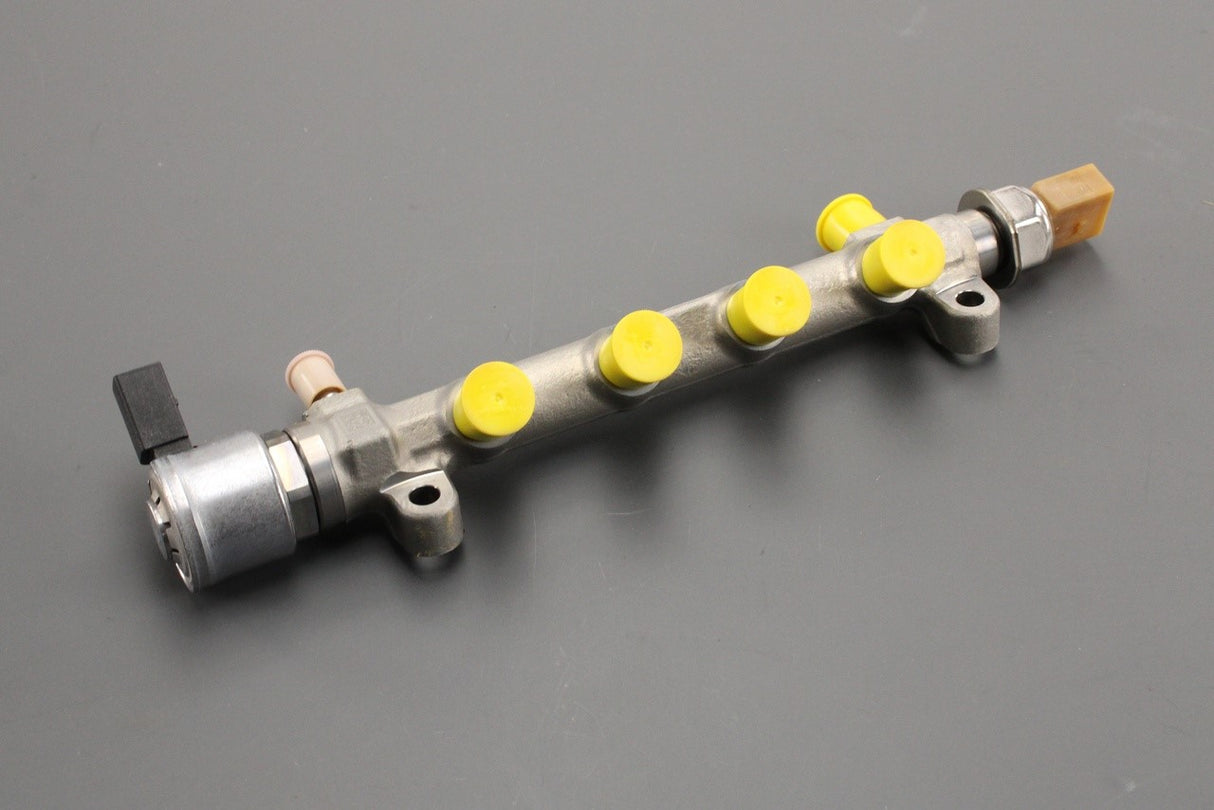 VW Transporter T6.1 Crafter 2.0 TDI fuel rail 03N130093G