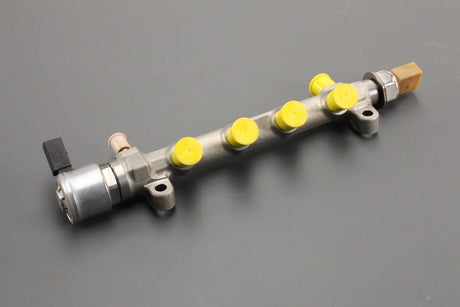 VW Transporter T6.1 Crafter 2.0 TDI fuel rail 03N130093G