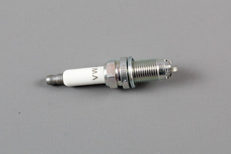 VW Golf MK5 Jetta Touran Eos Audi A3 2.0 FSI spark plugs x4 101905620