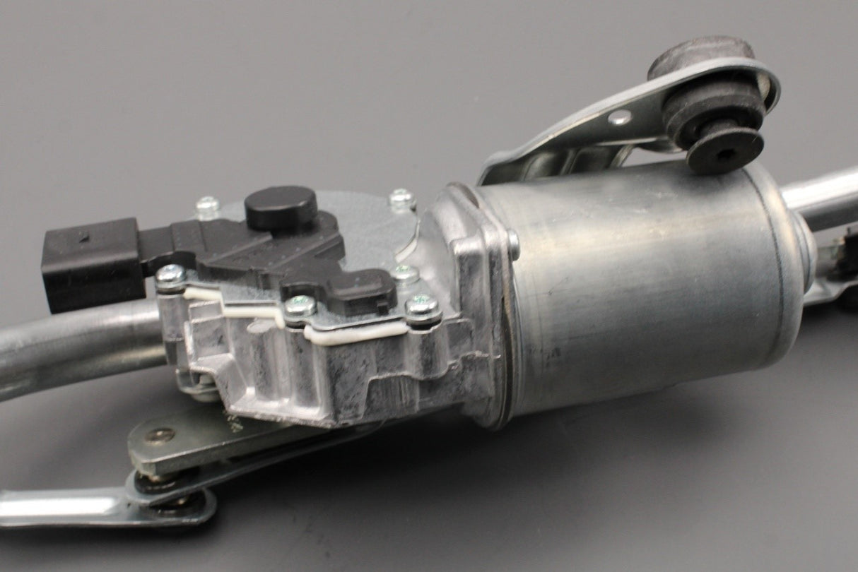 Audi A1 S1 2011-18 RHD front wiper motor with linkage 8X2955023G