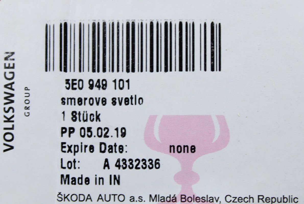 Skoda Octavia 5E 2013-20 left wing mirror indicator lens 5E0949101