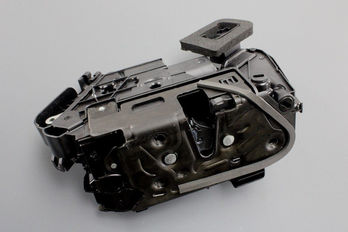 VW Audi Skoda SEAT door lock mechanism (rear right) 5TA839016K