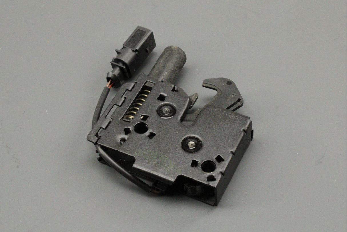 Audi Q3 RSQ3 2019-on bonnet latch lock with microswitch 83A823509