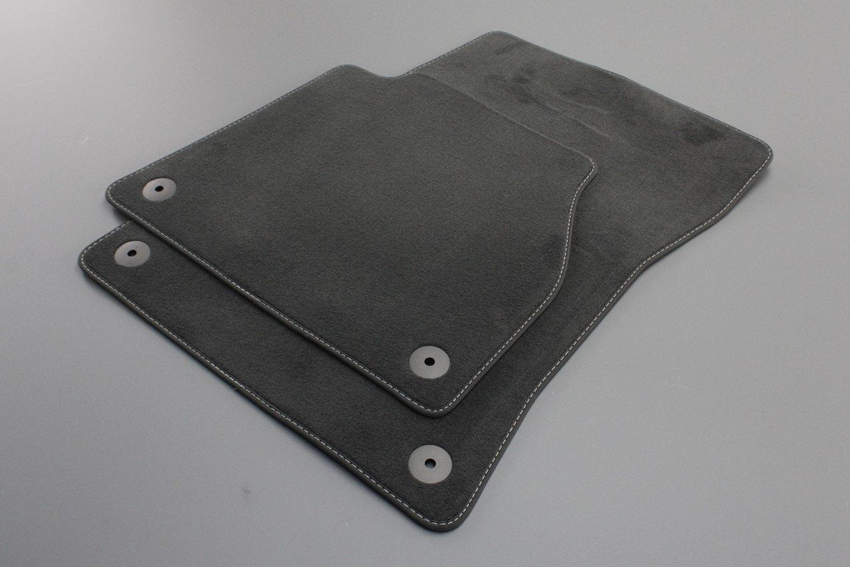 Audi e-tron 19-on front carpet floor mats (black/grey) 4KR863691 JTV