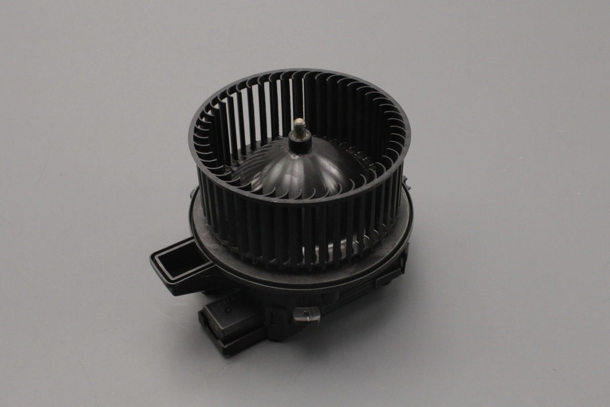 VW Touareg Audi A6 Q8 RS7 16-on heater blower fan motor (RHD) 4M2820021A, view 1