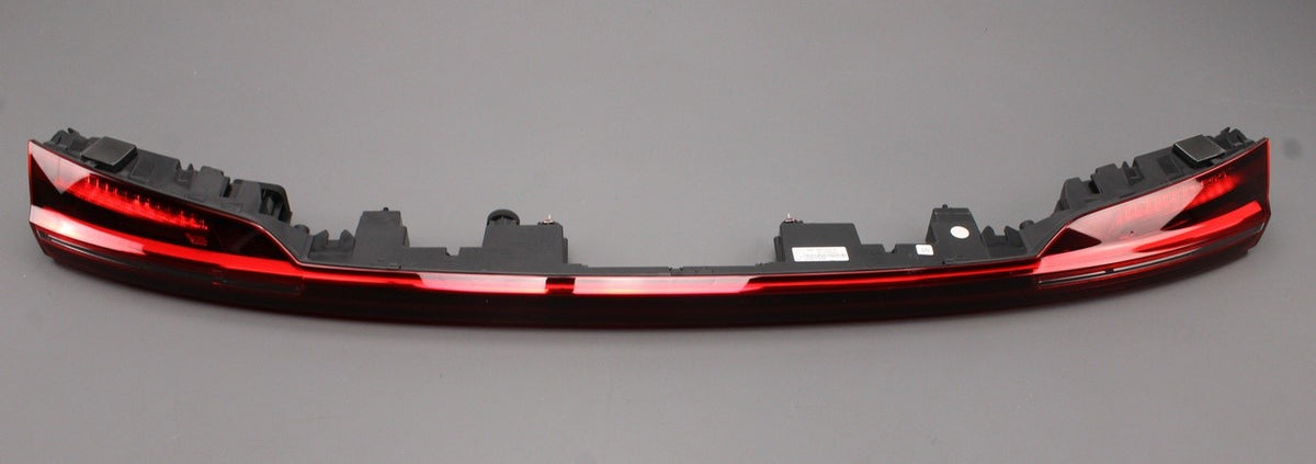 Audi e-tron 2019-on LED centre rear tail light 4KE945095D, view 1