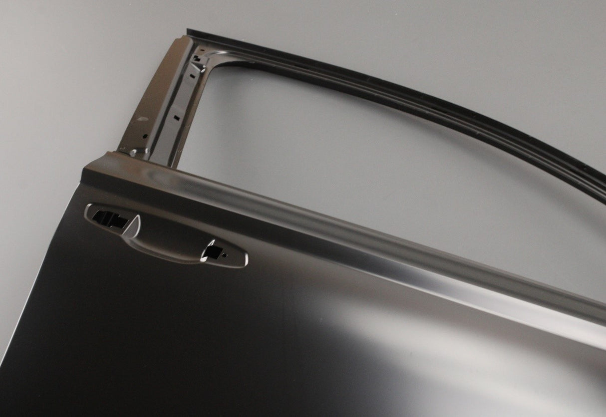 Skoda Karoq 2018-on front door panel (right) 57A831052A