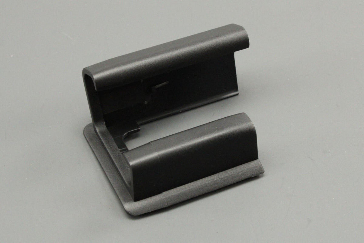 VW Beetle Audi A4 Skoda Superb SEAT seat rail end cover 8E0881348E 9B9, view 1