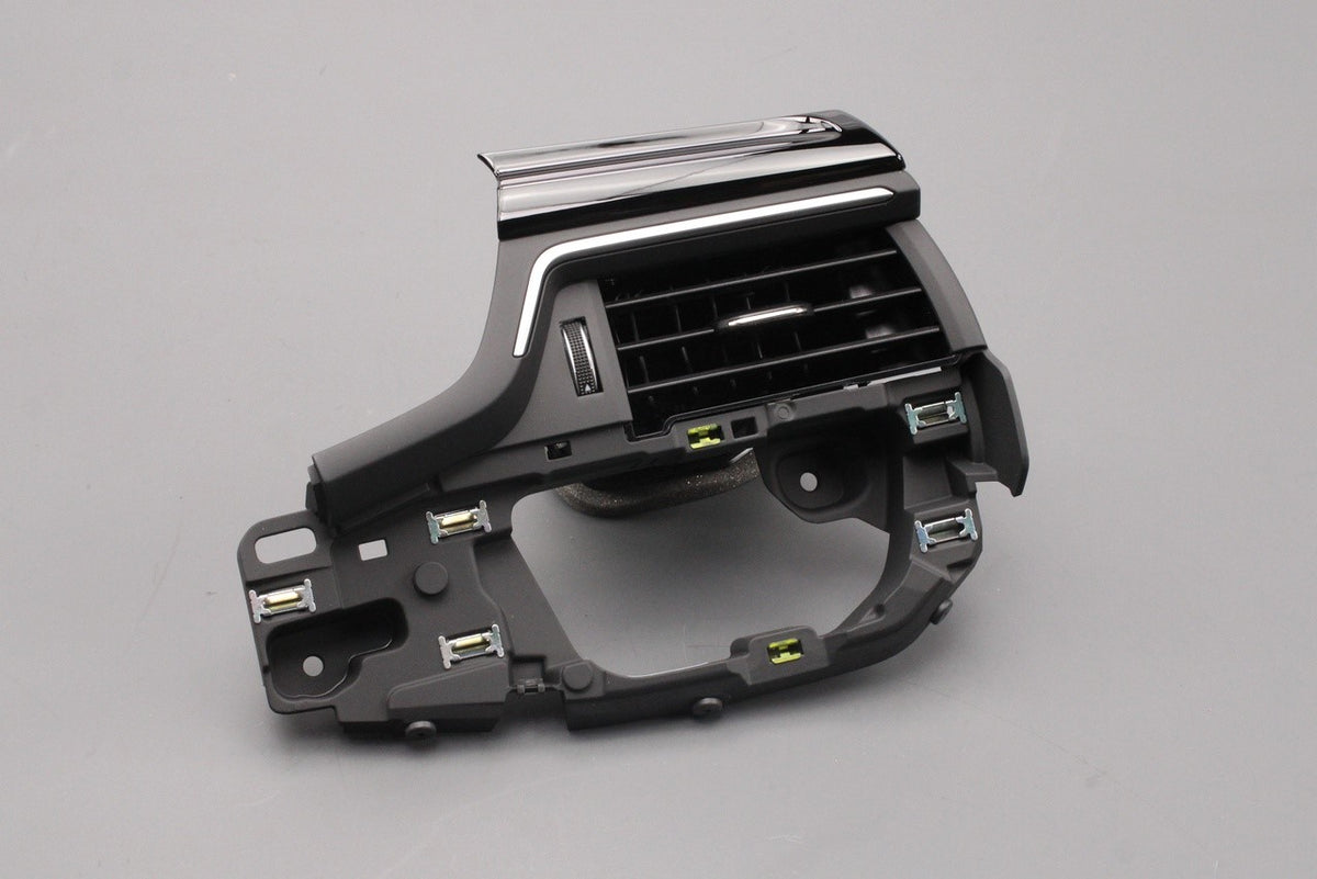 Audi A4 A5 RS4 RS5 2016-25 RHD dashboard air vent (right) 8W2820902C EAX, view 1