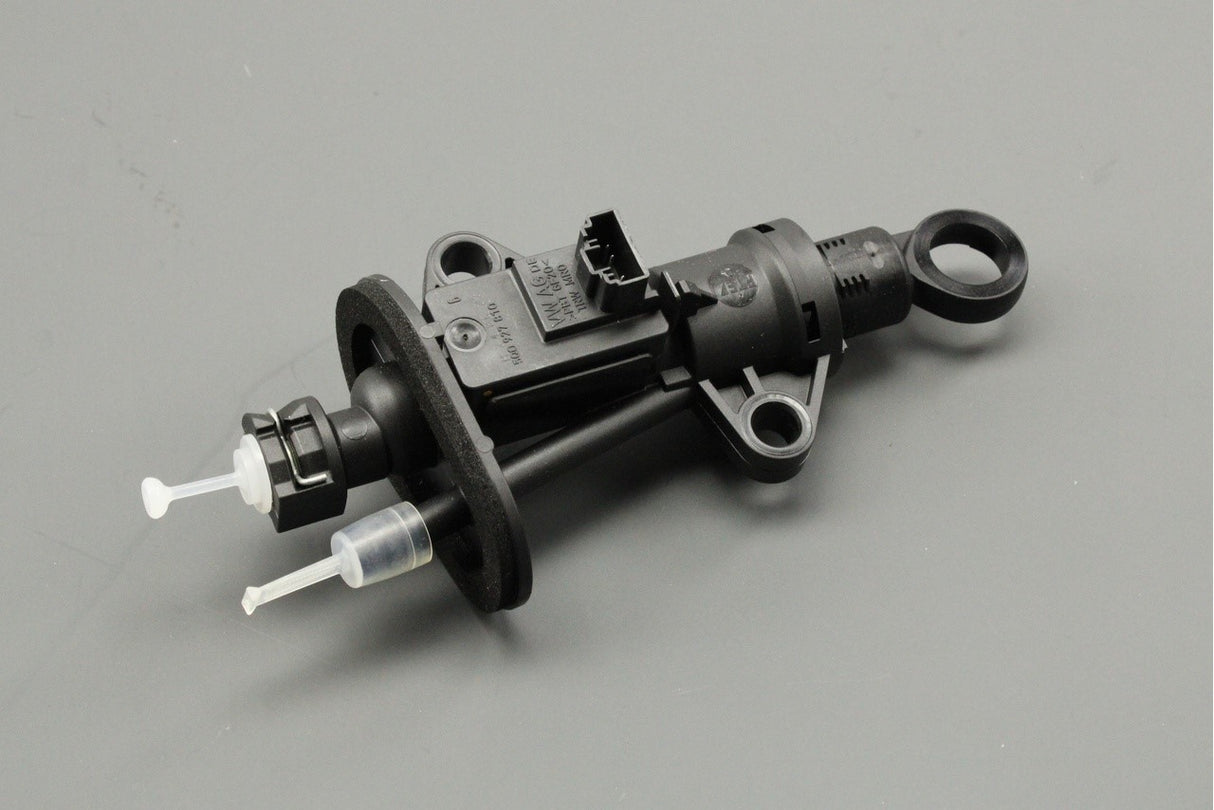 VW Caravelle Up Skoda Octavia SEAT Mii clutch master cylinder 5Q0721388H