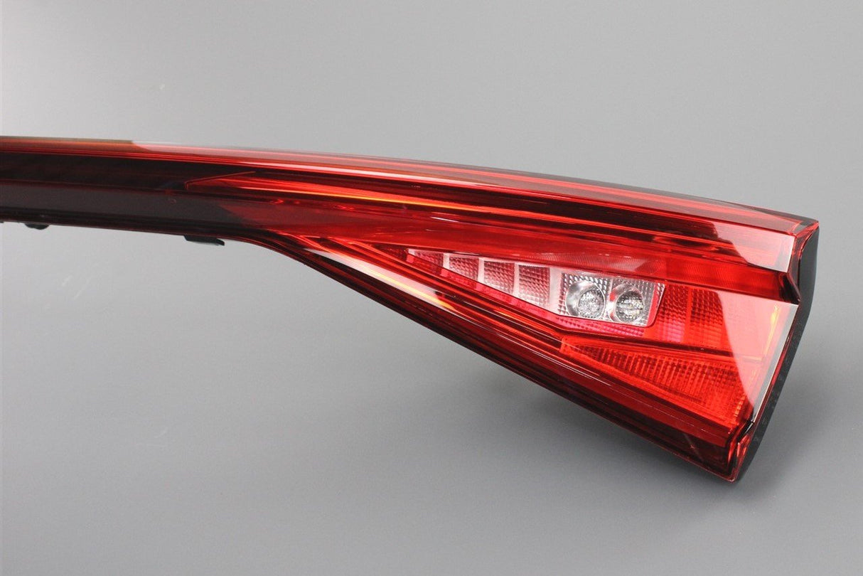 SEAT Leon 2020-on centre rear LED tail light bar 5FA945093B