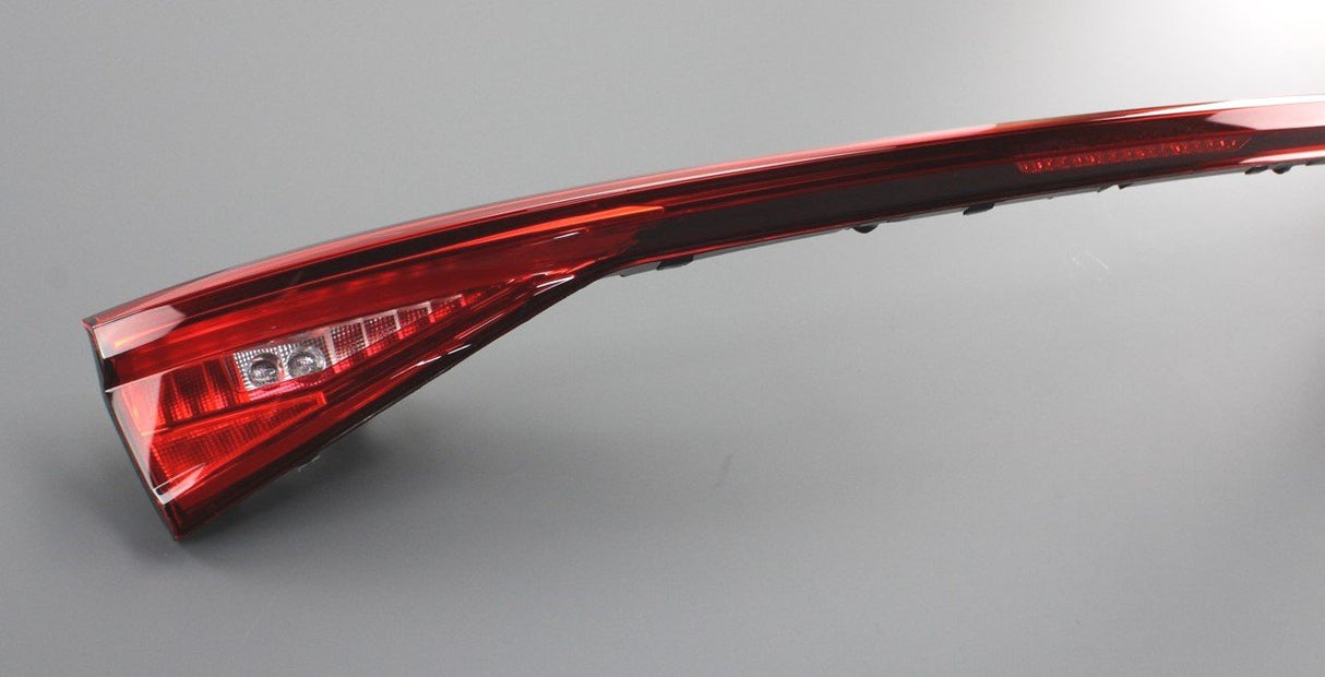 SEAT Leon 2020-on centre rear LED tail light bar 5FA945093B