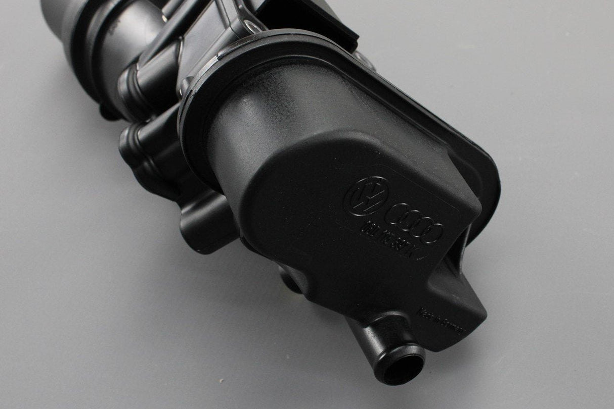 VW Golf MK5 Audi A3 SEAT Skoda 2.0 FSI oil filter housing 06D115397K