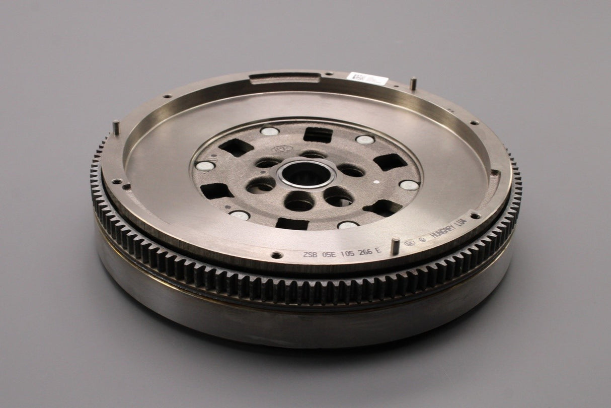 VW Caddy Audi Q3 Skoda 2017-on dual mass flywheel (6-speed) 05E105266E