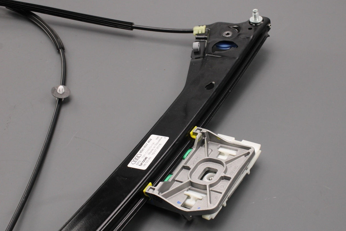 Audi TT TTS TTRS 2015-2024 window regulator (right) 8S0837462