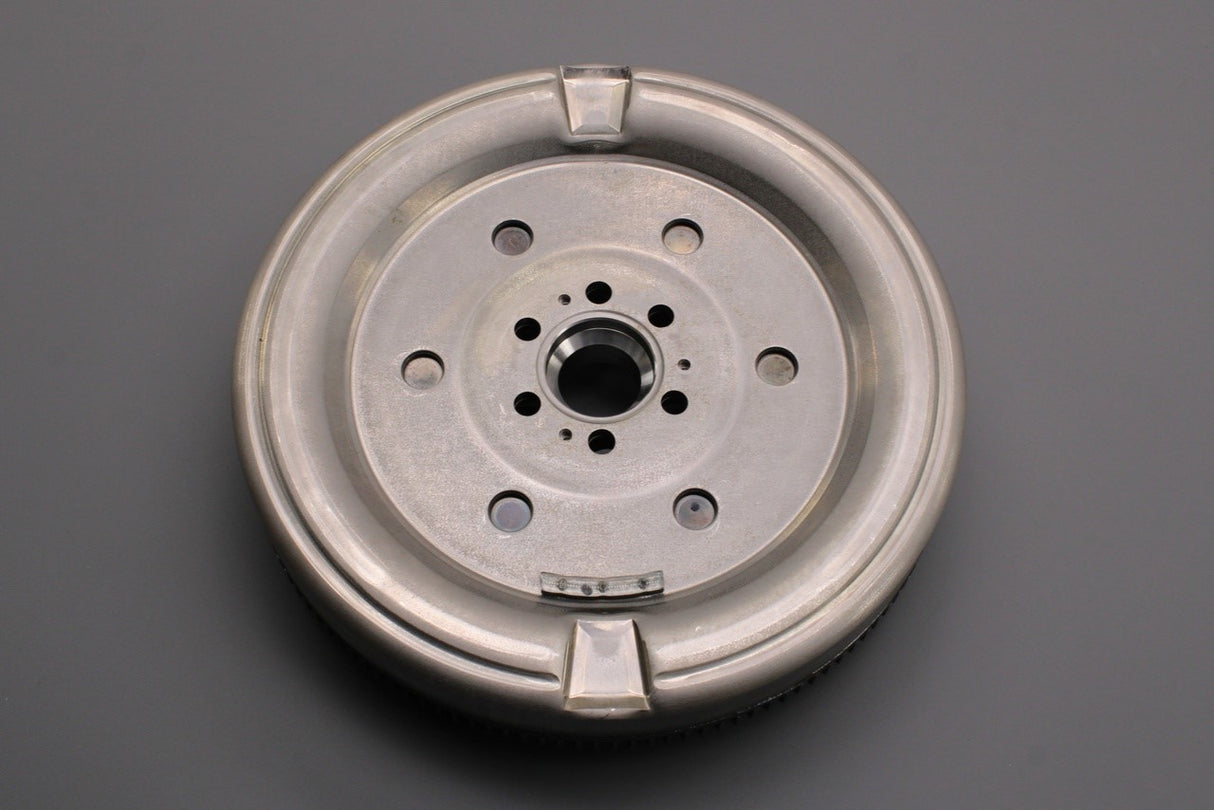 VW Caddy Audi Q3 Skoda 2017-on dual mass flywheel (6-speed) 05E105266E