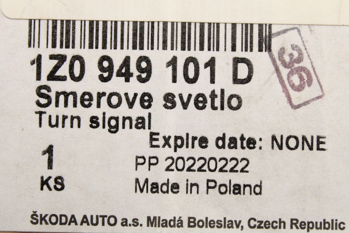 Skoda Octavia 2004-08 wing mirror indicator lens (left) 1Z0949101D