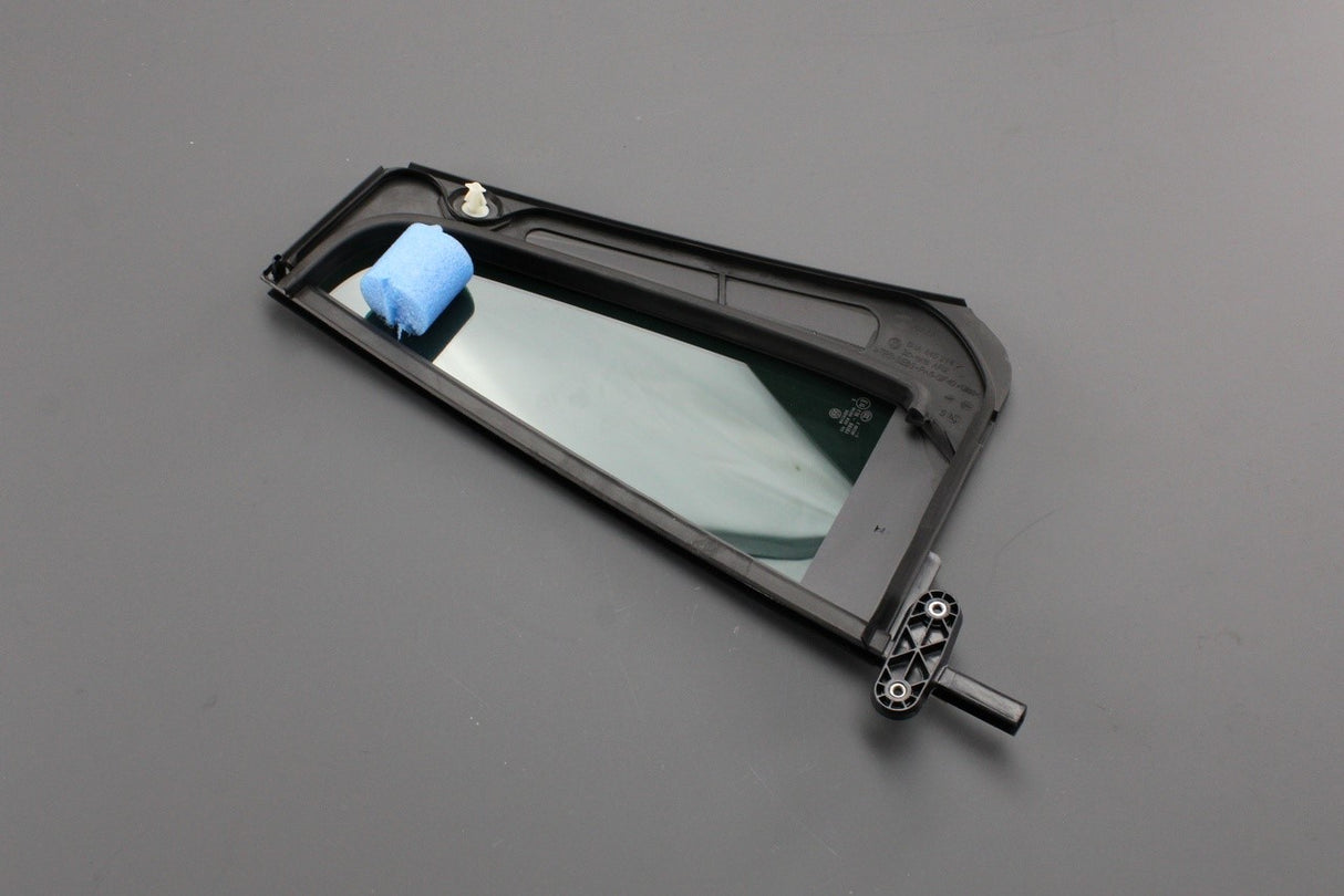 VW Tiguan 2016-on fixed rear door window glass (right) 5NA845214L