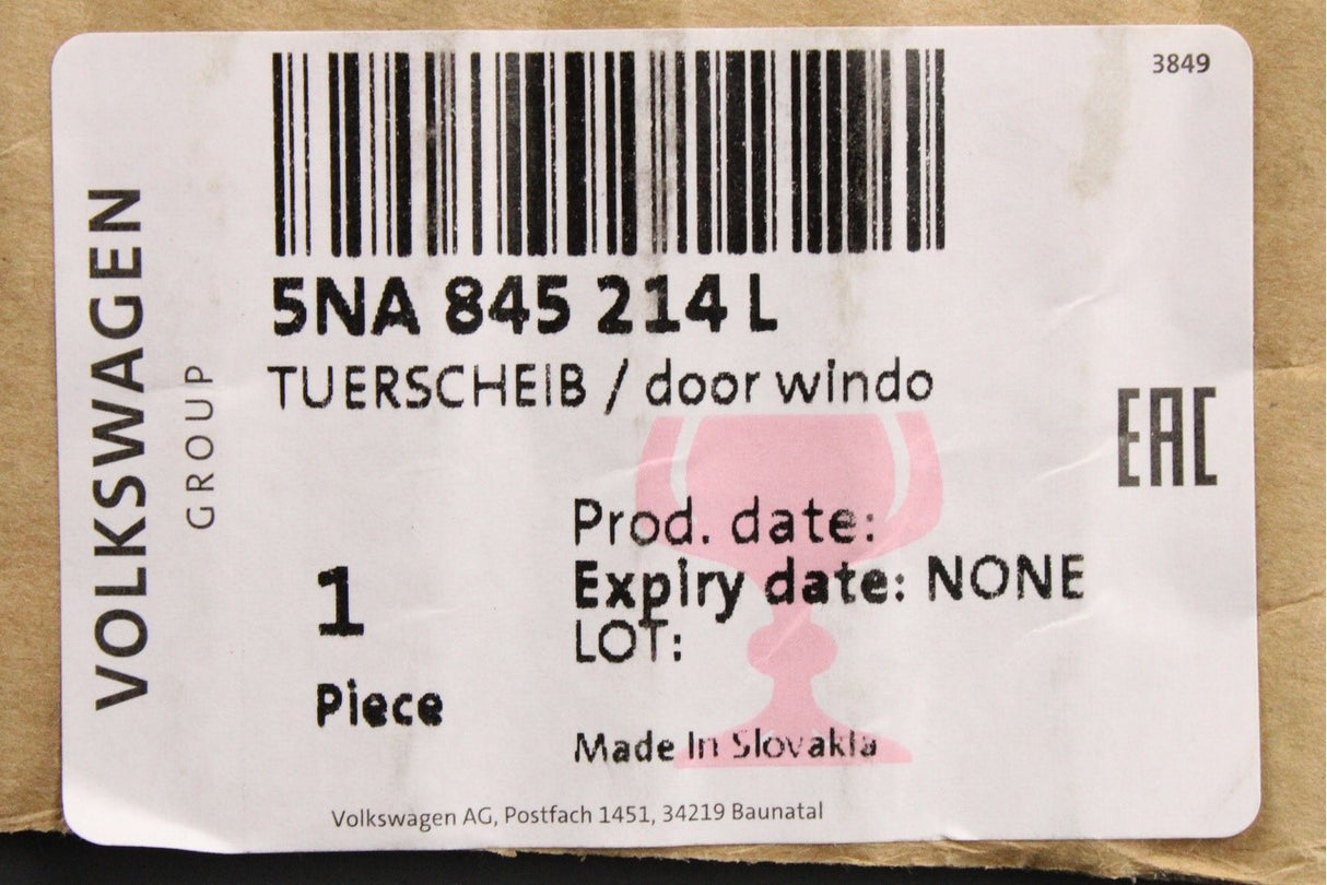 VW Tiguan 2016-on fixed rear door window glass (right) 5NA845214L