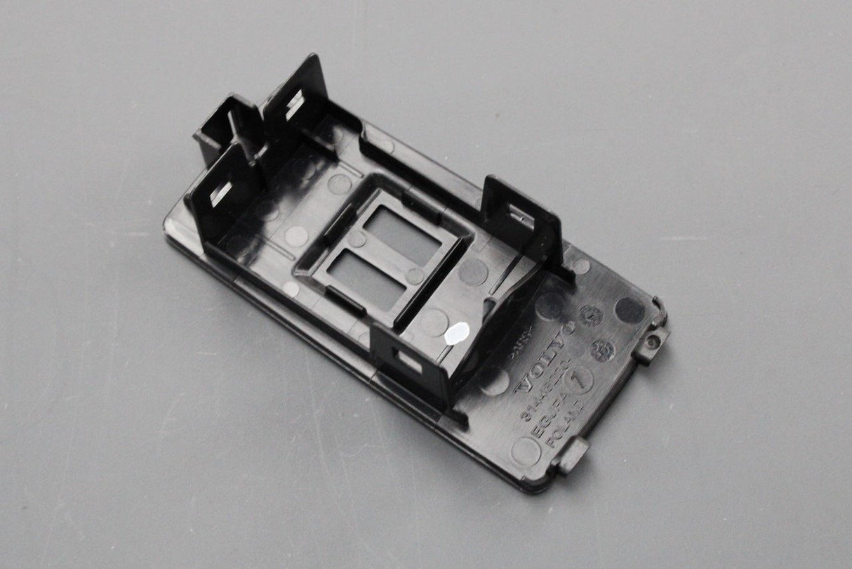 Volvo XC90 XC60 S60 centre console USB socket panel 31448220