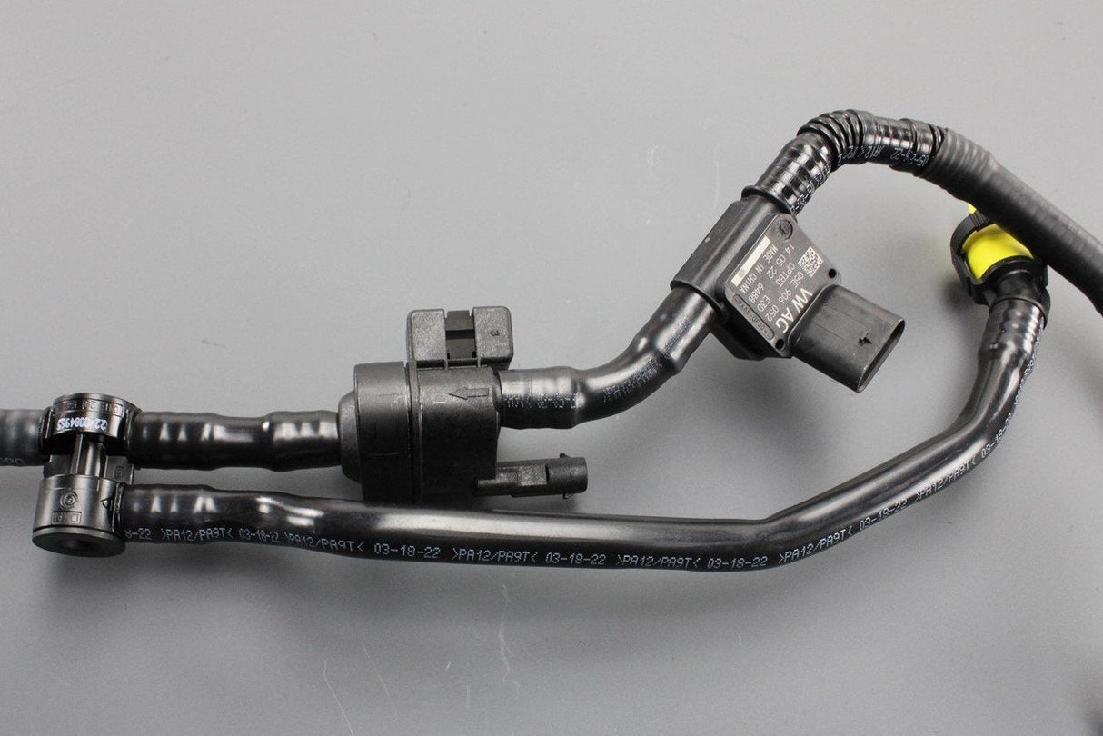VW Audi SEAT 1.5 TSI TFSI air intake system pipe with valve 05E133366AN