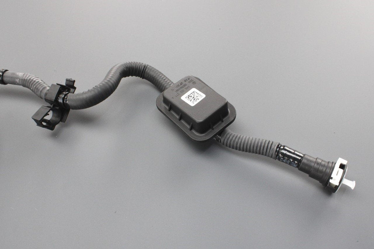 VW Audi SEAT 1.5 TSI TFSI air intake system pipe with valve 05E133366AN