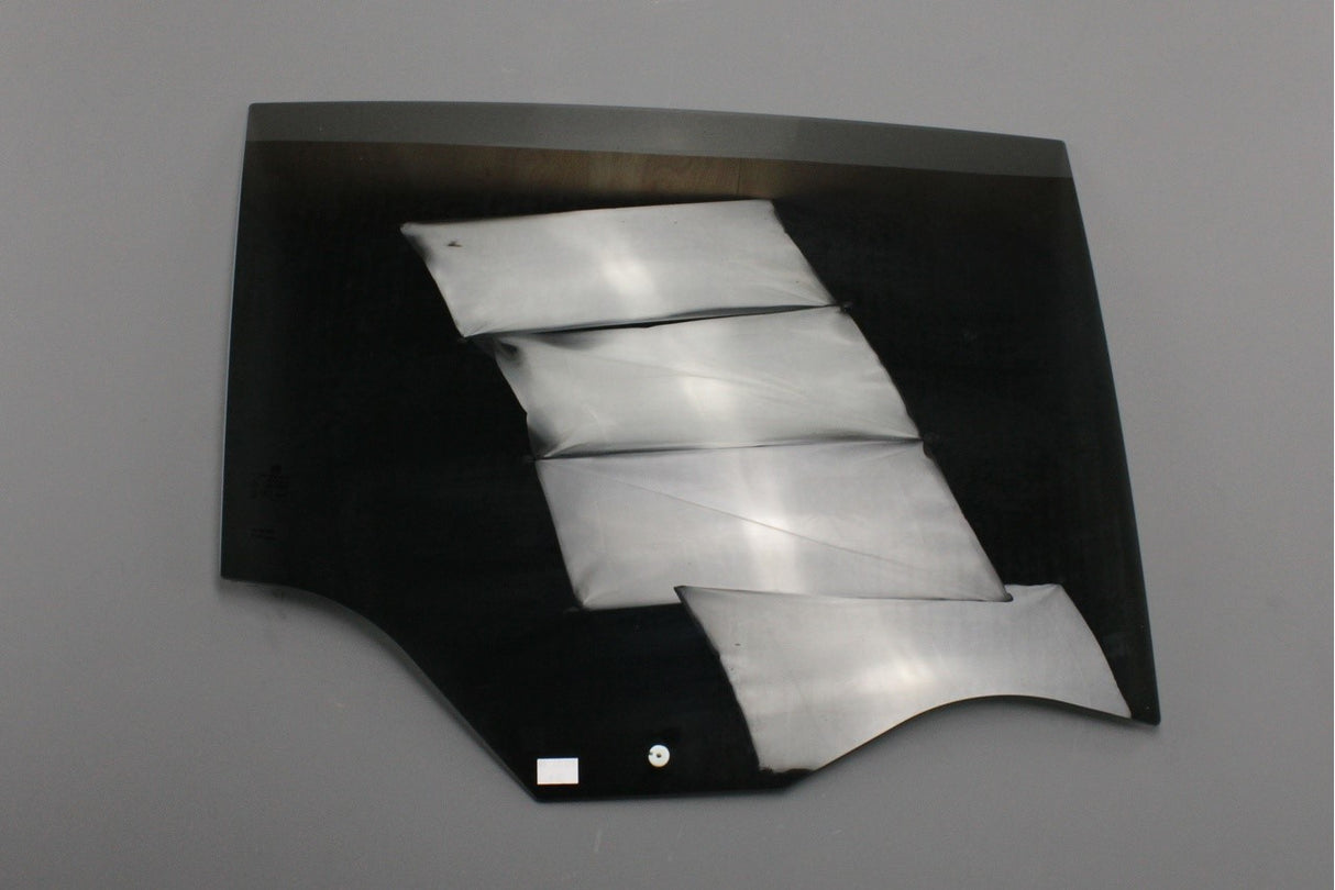 VW Golf MK8 2020-on rear side window glass (right) 5H4845026A