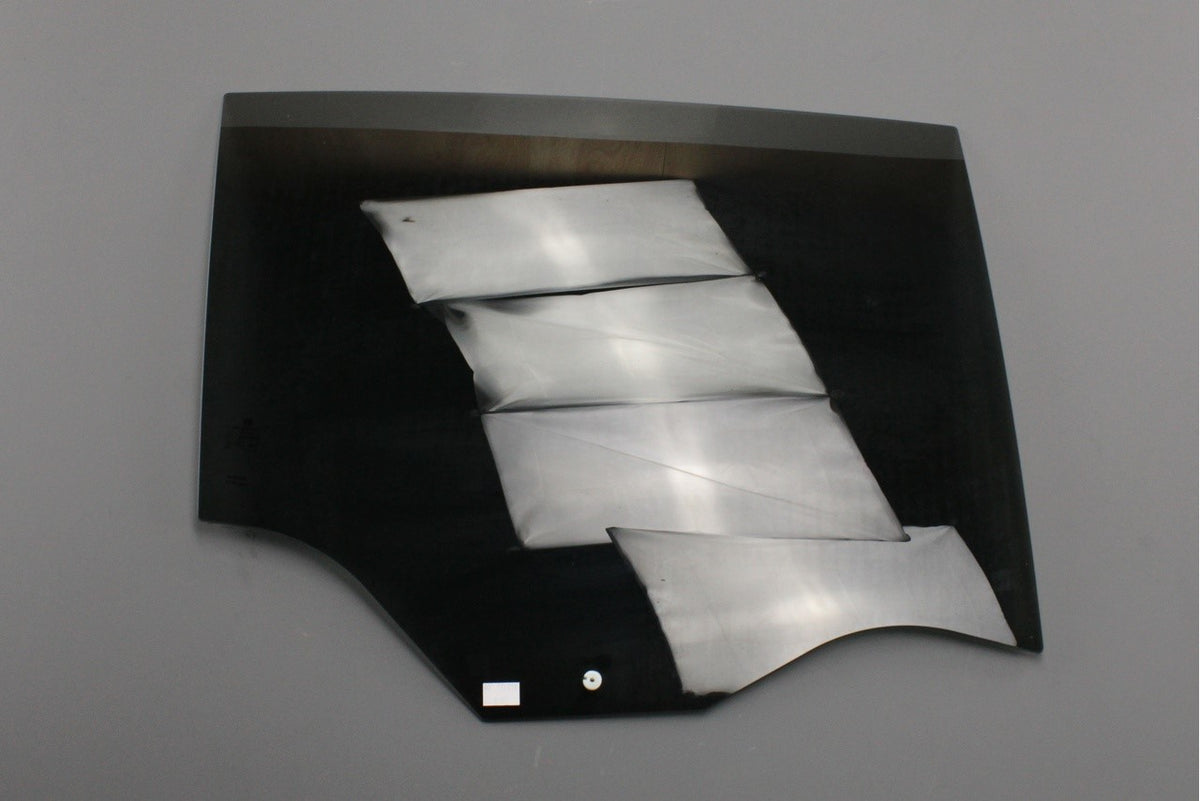 VW Golf MK8 2020-on rear side window glass (right) 5H4845026A, view 1