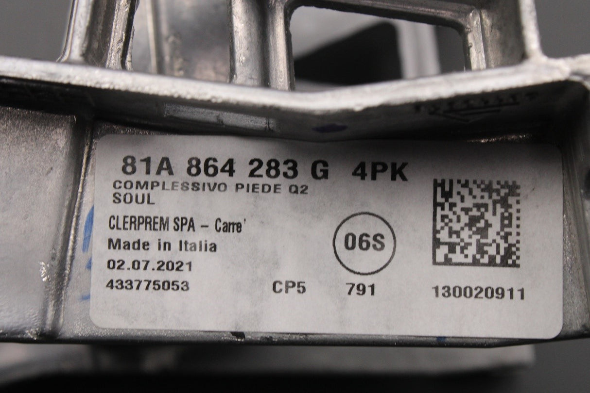 Audi Q2 2017-on armrest mount (centre front) 81A864283G 4PK