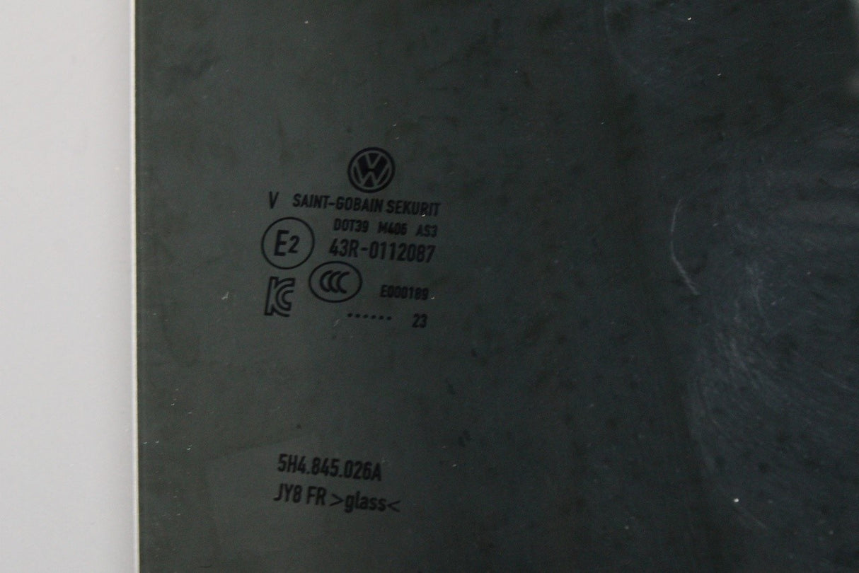 VW Golf MK8 2020-on rear side window glass (right) 5H4845026A