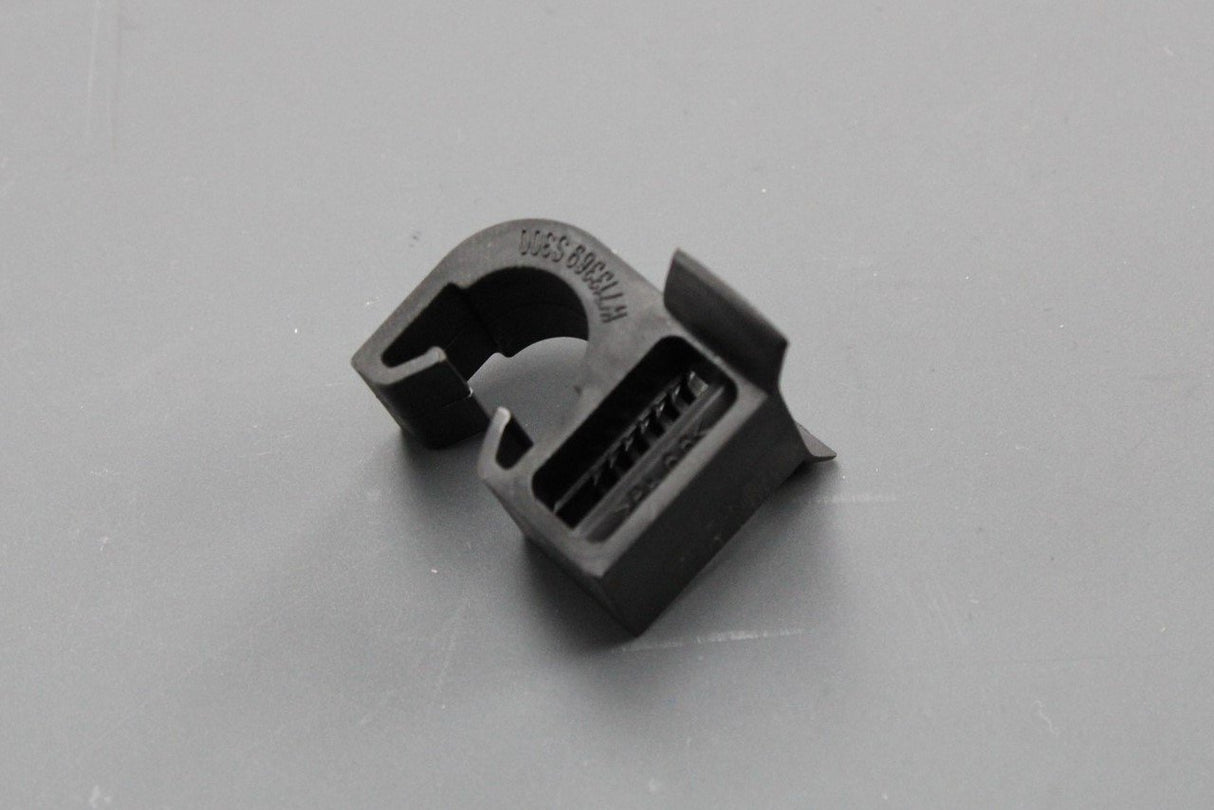 Volvo retaining clip for brake control 999294