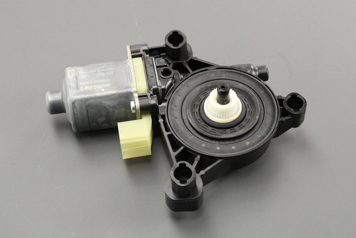 VW Tiguan Skoda SEAT Ateca 2016-on window motor (rear right) 5Q0959408E, view 1
