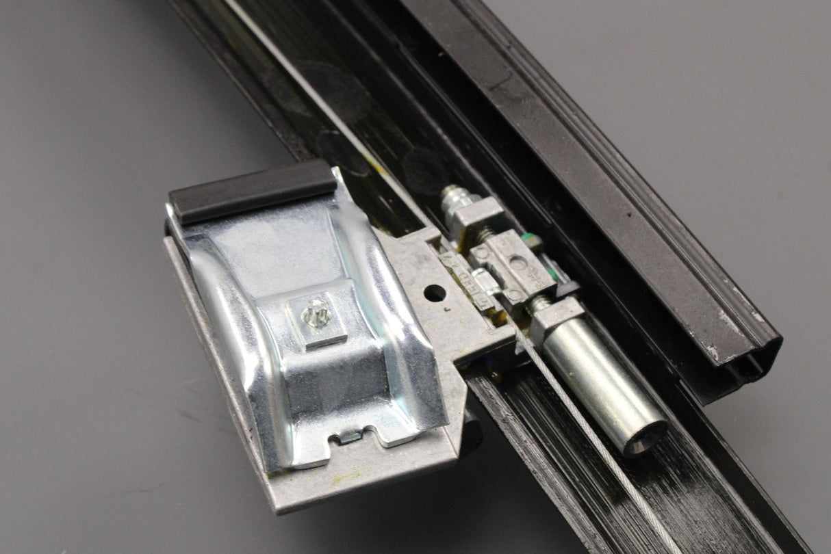 Audi A4 S4 RS4 Cabriolet B6 B7 03-09 window regulator (right) 8H0837462A