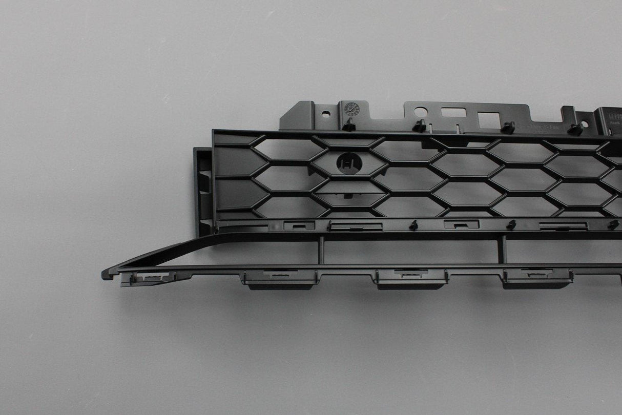 Audi Q2 2017-on centre lower front bumper grille (black) 81A807647H 3FZ