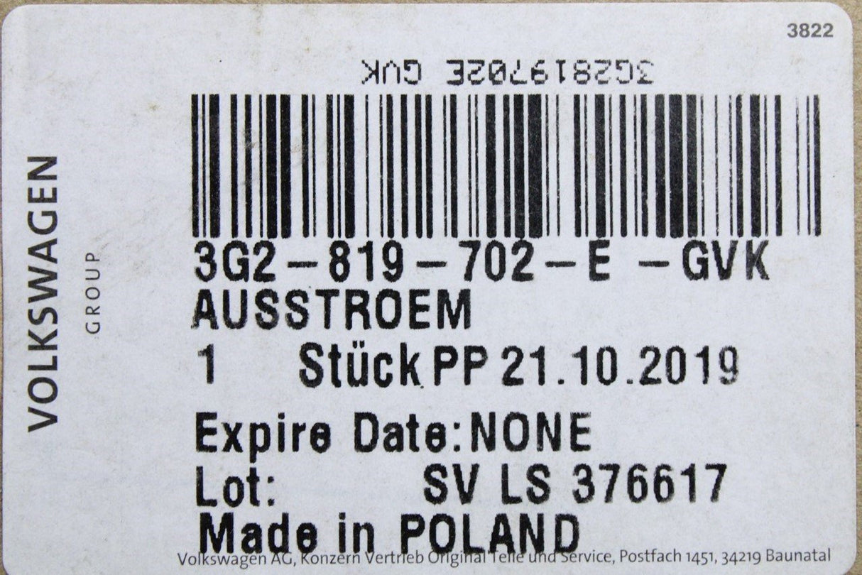 VW Passat B8 15-on interior dash air vent RHD (right) 3G2819702E GVK