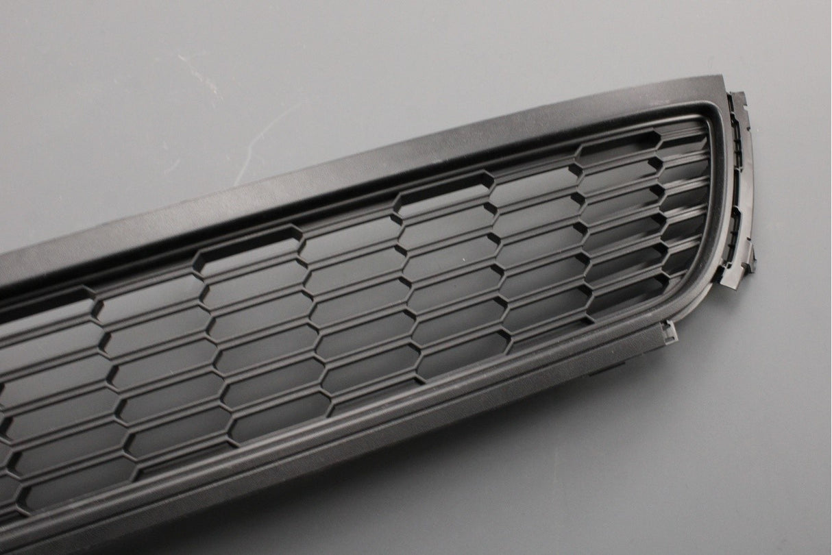 VW Polo 6R 2009-14 front bumper centre grille (lower) 6R0853677A 9B9