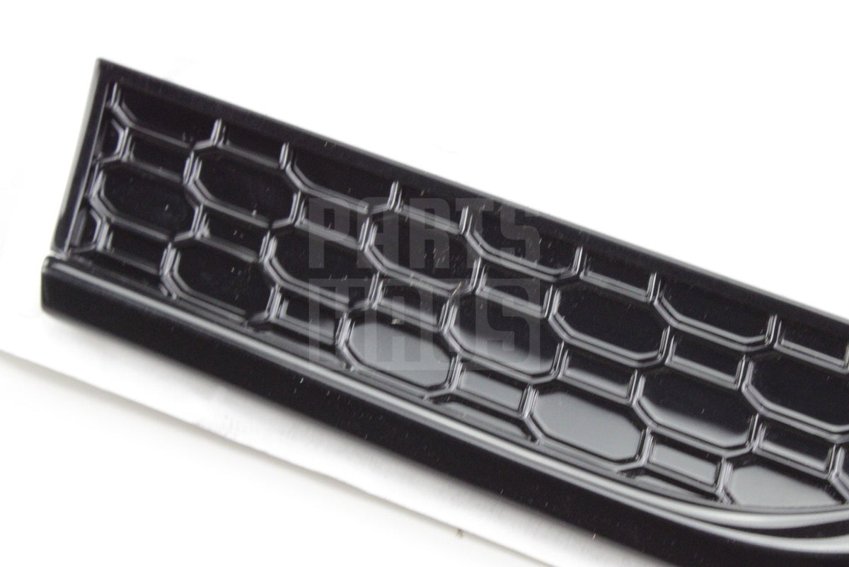 Audi RS5 2018-2025 front wing trim (right) 8W6853602E T94