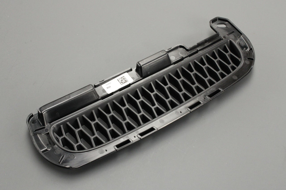 Land Rover Discovery 5 2017-on bumper air intake insert LR136744, view 1