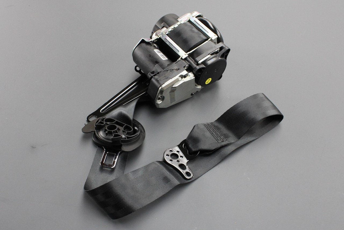 VW Tiguan 2016-on seat belt with tensioner (front right) 5NC857706D RAA, view 1