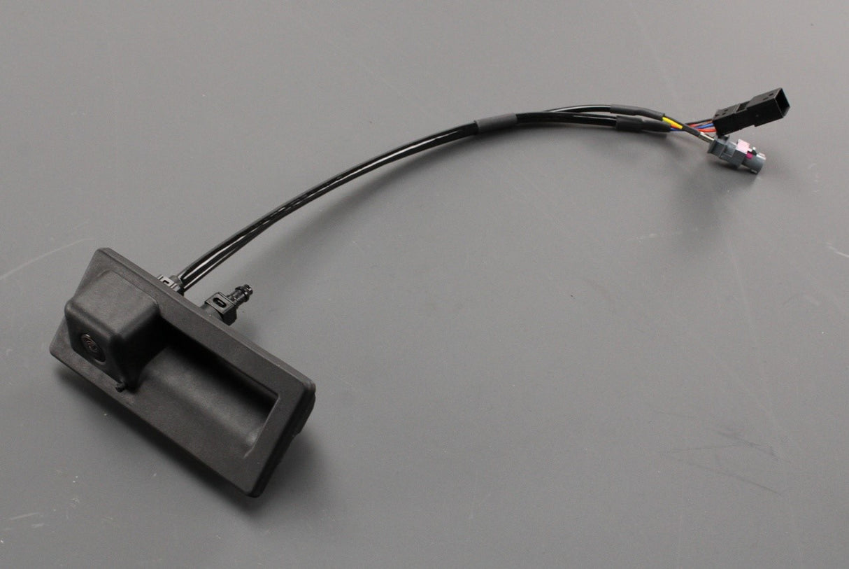 Audi A4 S4 RS4 B9 Avant rear boot lid handle reversing camera 3V0827566M