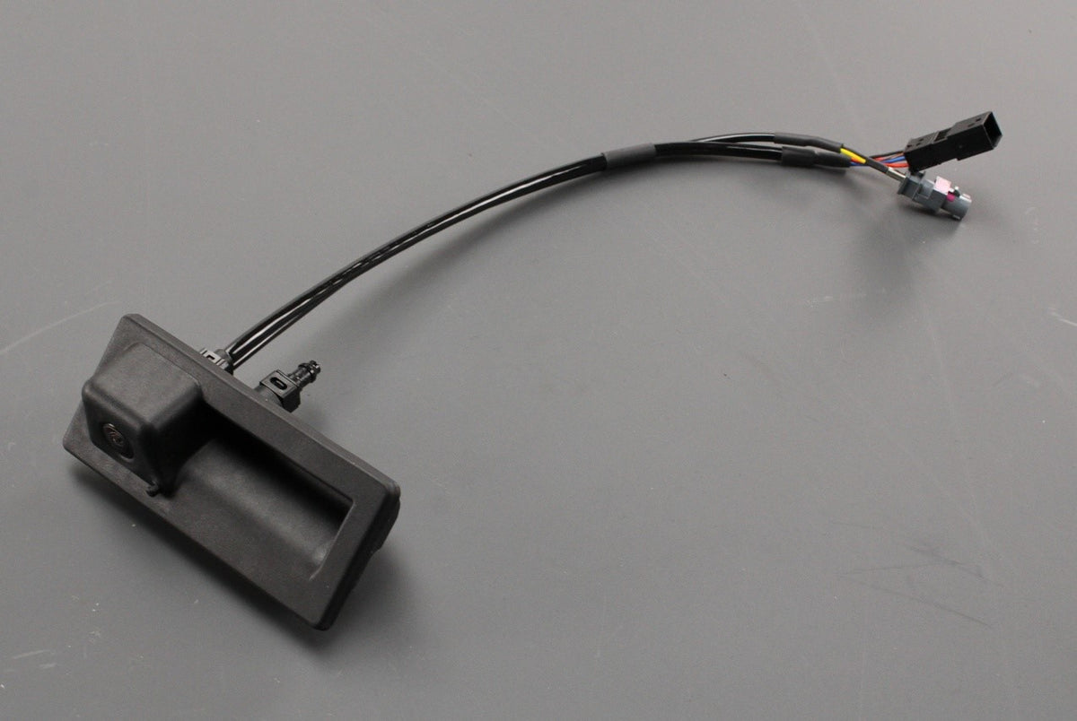 Audi A4 S4 RS4 B9 Avant rear boot lid handle reversing camera 3V0827566M, view 1