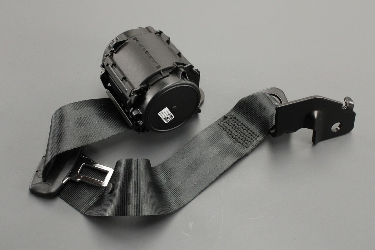 Land Rover Defender 2020-on seat belt (rear centre) LR132006, view 1